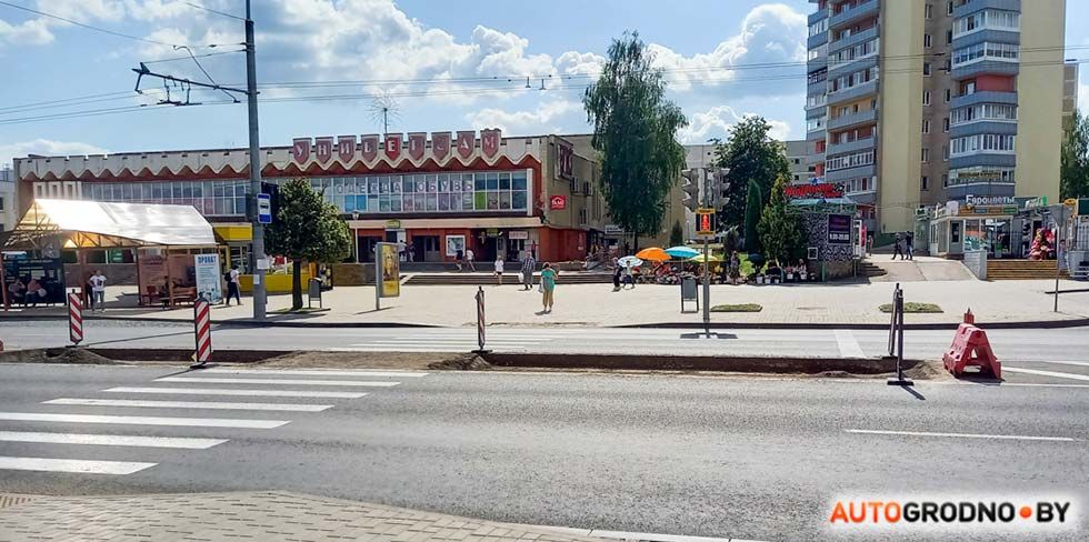 Посреди двух проспектов Гродно сняли асфальт: строят "островки безопасности"