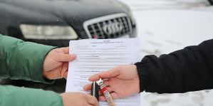 Договор о покупке авто можно оформить у нотариуса. Сколько стоит?