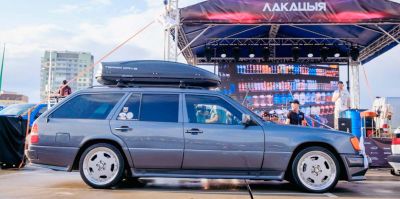 «Для меня она бесценна». Гродненец восстановил 31-летний Mercedes-Benz (S124) до идеального состояния