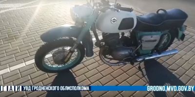 За рулем "ИЖа" оказался ученик 11 класса. Права у парня были, но почему транспорт оказался в РОВД?
