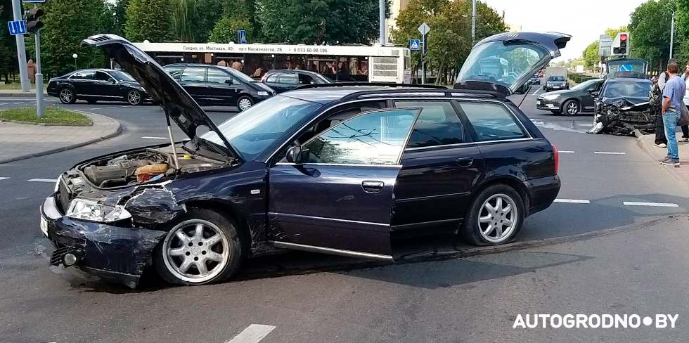 Ищем записи аварии у "Радиоволны": надо прояснить, кто на какой сигнал ехал
