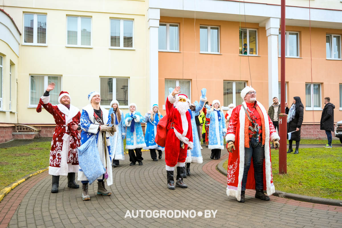 Дед мороз альпинист в Гродно