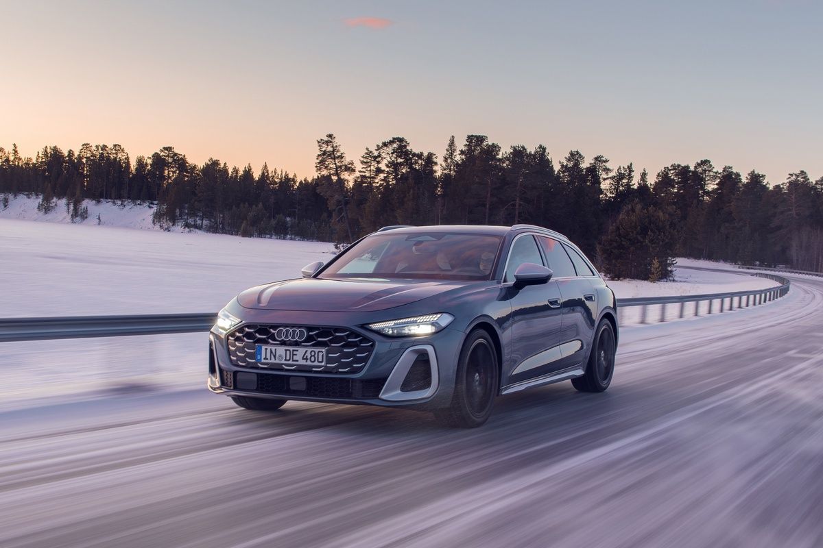 Audi S5 Avant in the snow