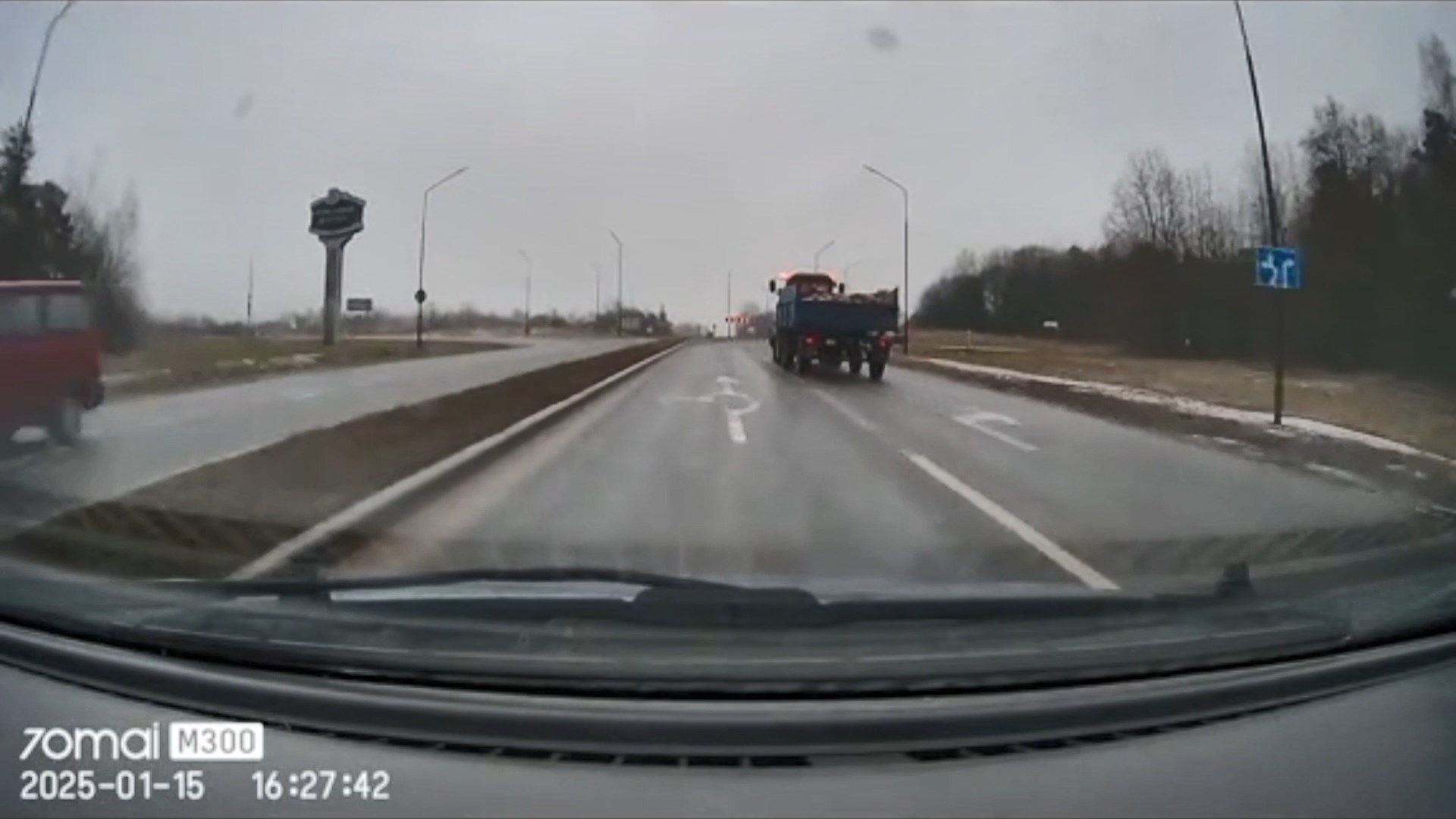 У трактора отвалилось колесо в Гродно