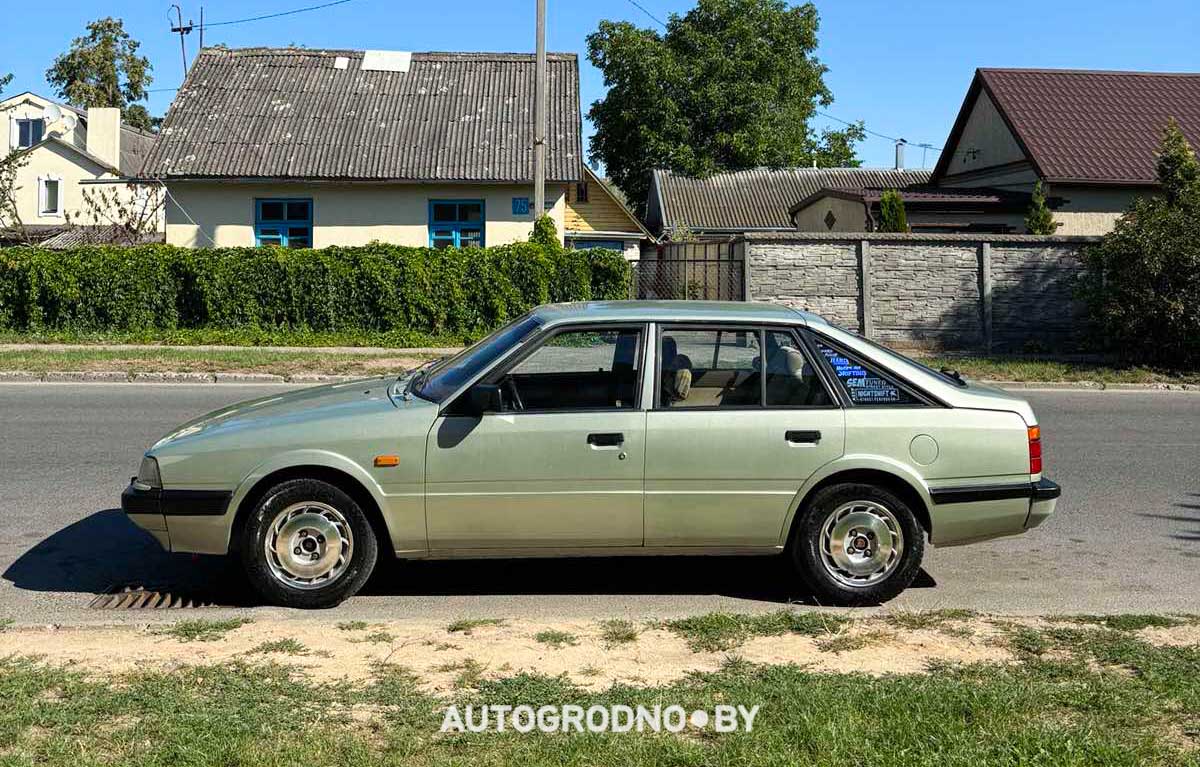 Mazda 626 GC 1985 года выпуска (09)