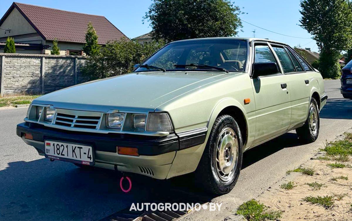 Mazda 626 GC 1985 года выпуска (10)