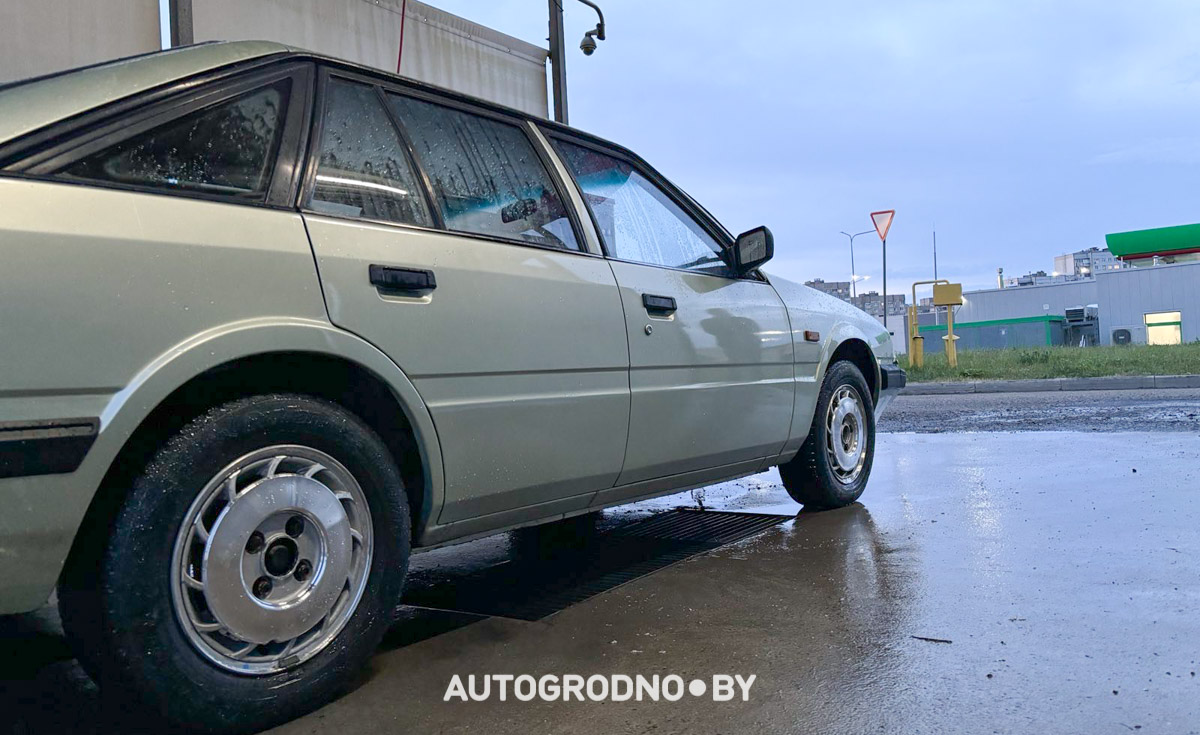 Mazda 626 GC 1985 года выпуска (12)