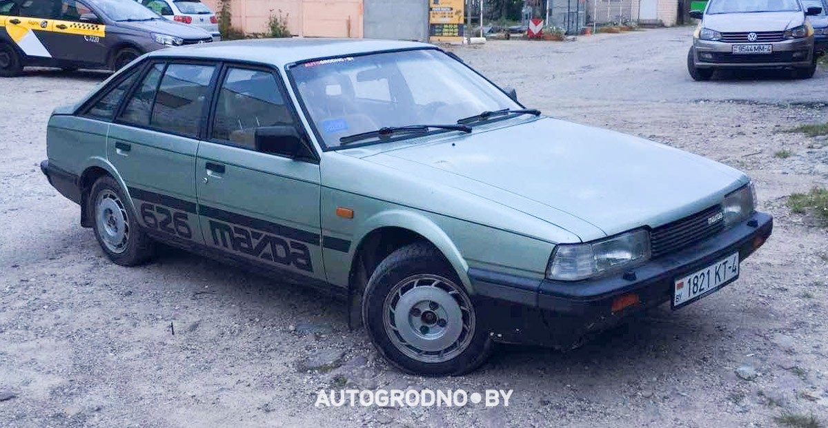 Mazda 626 GC 1985 года выпуска (17)