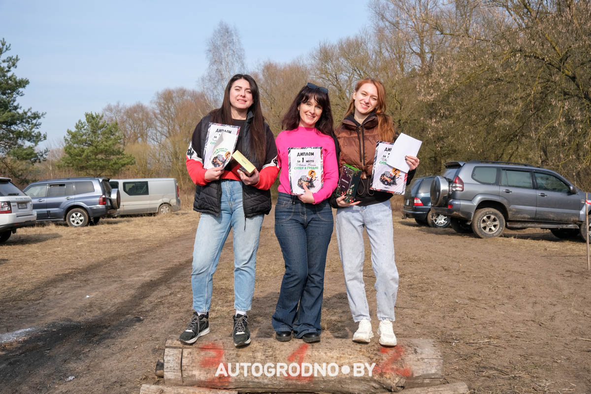 Соревнования на внедорожниках в Гродно