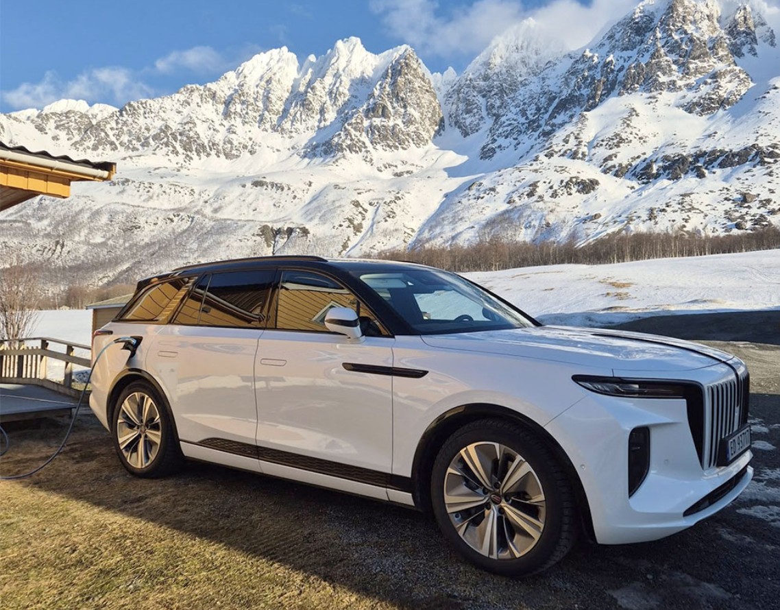 Hongqi E HS9
