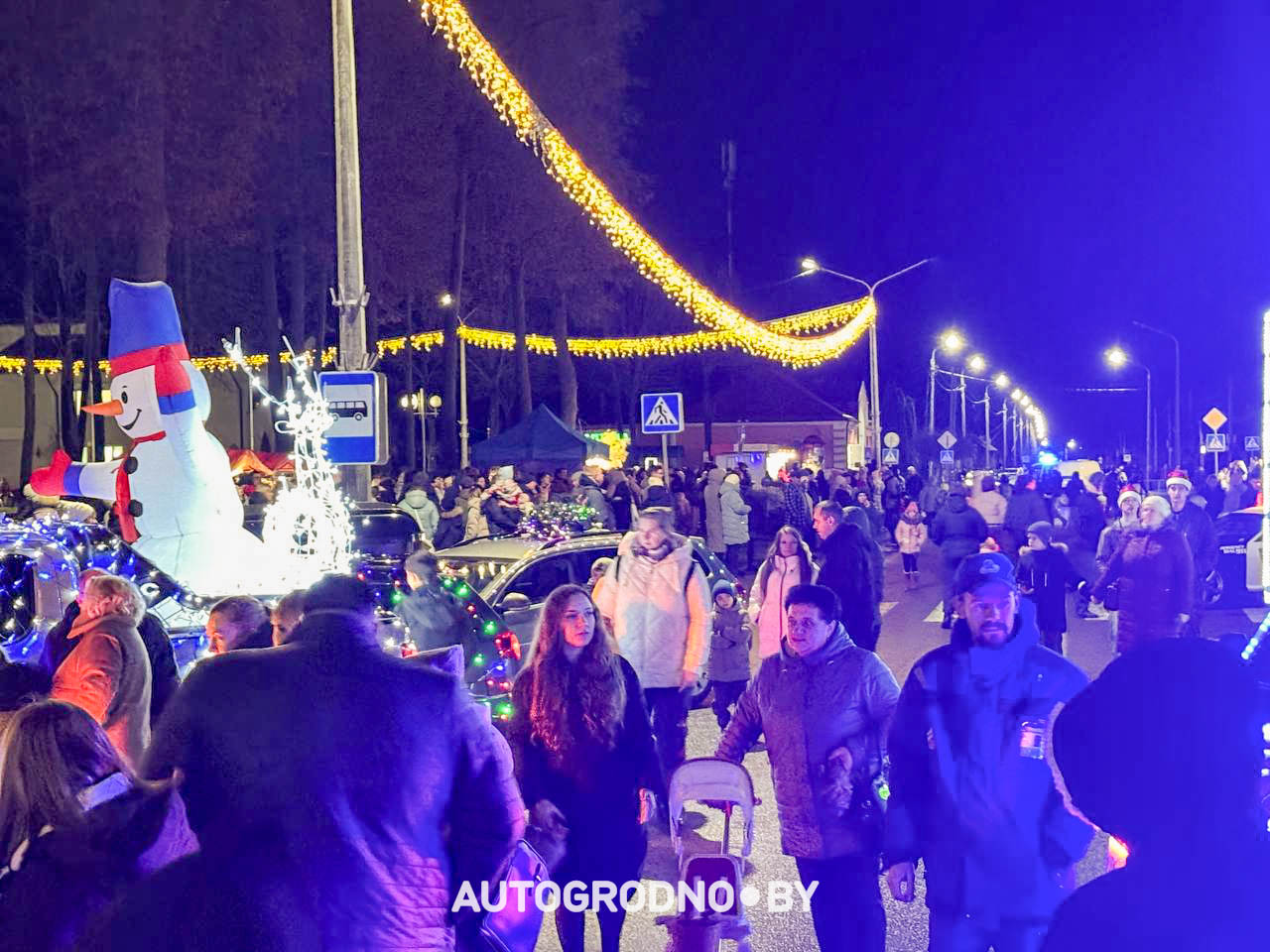 12 декабря автоклубы Гродно зажгли главную ёлку в Скиделе