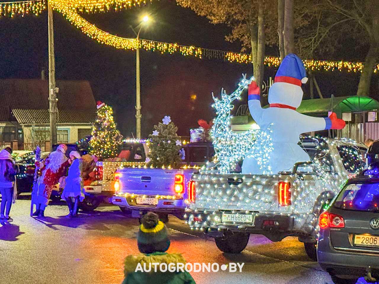 12 декабря автоклубы Гродно зажгли главную ёлку в Скиделе