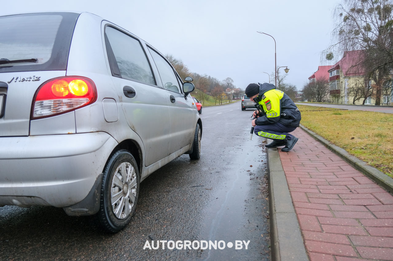 Рейд ГАИ Гродно - на летних или зимних шинах ездят водители Беларуси
