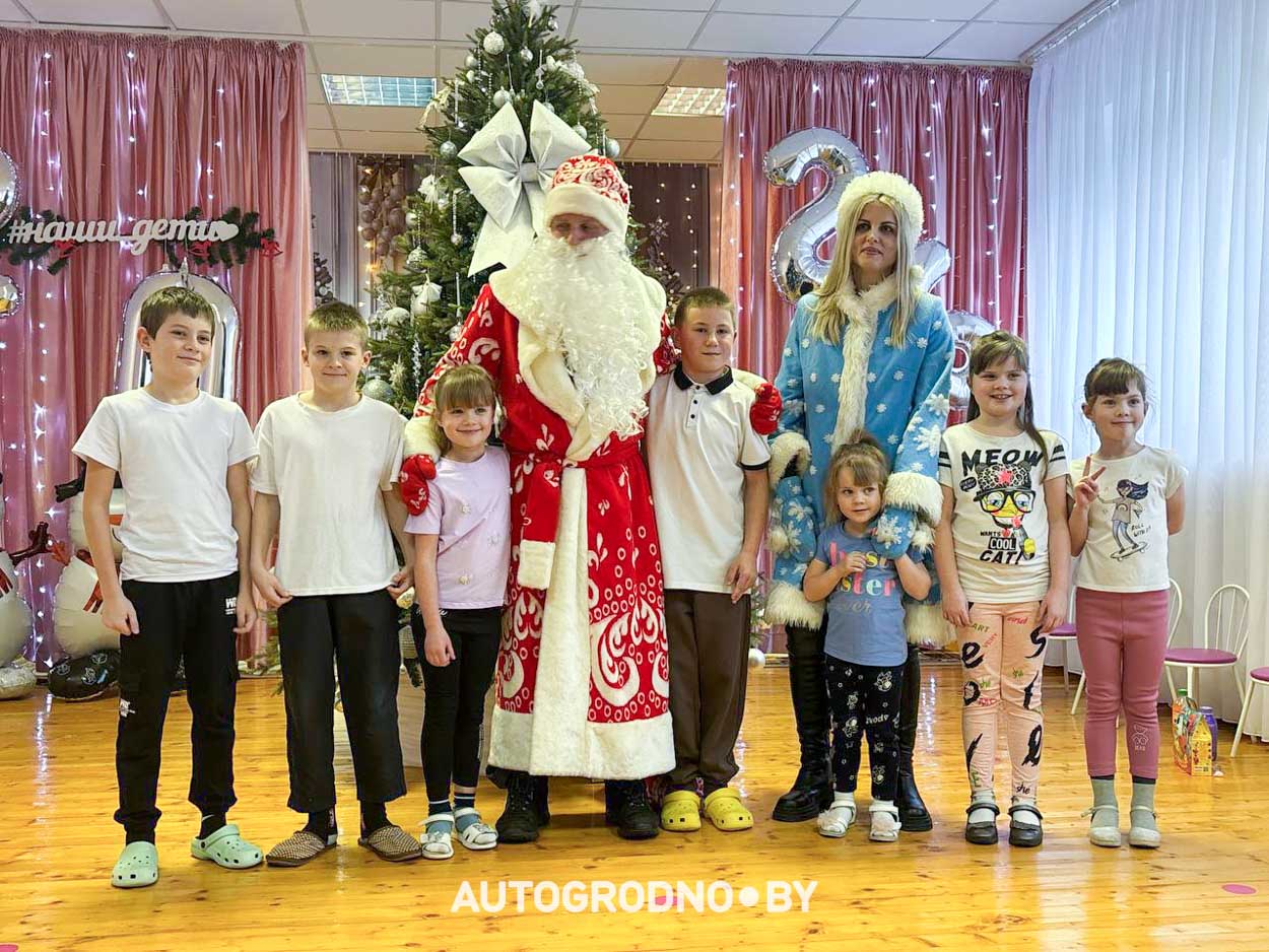 автоклубы Гродно навестили Детский Дом в Лойках