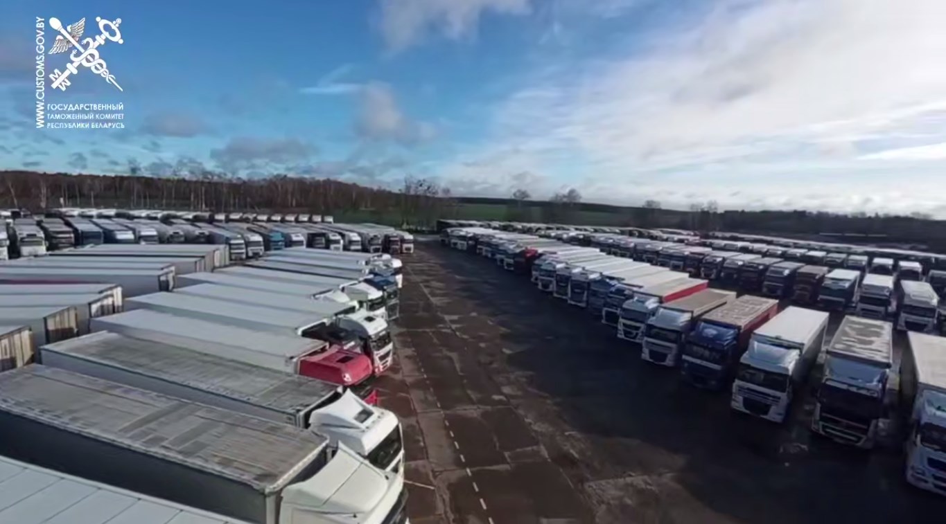 gruzoviki litva rark 02 26 01