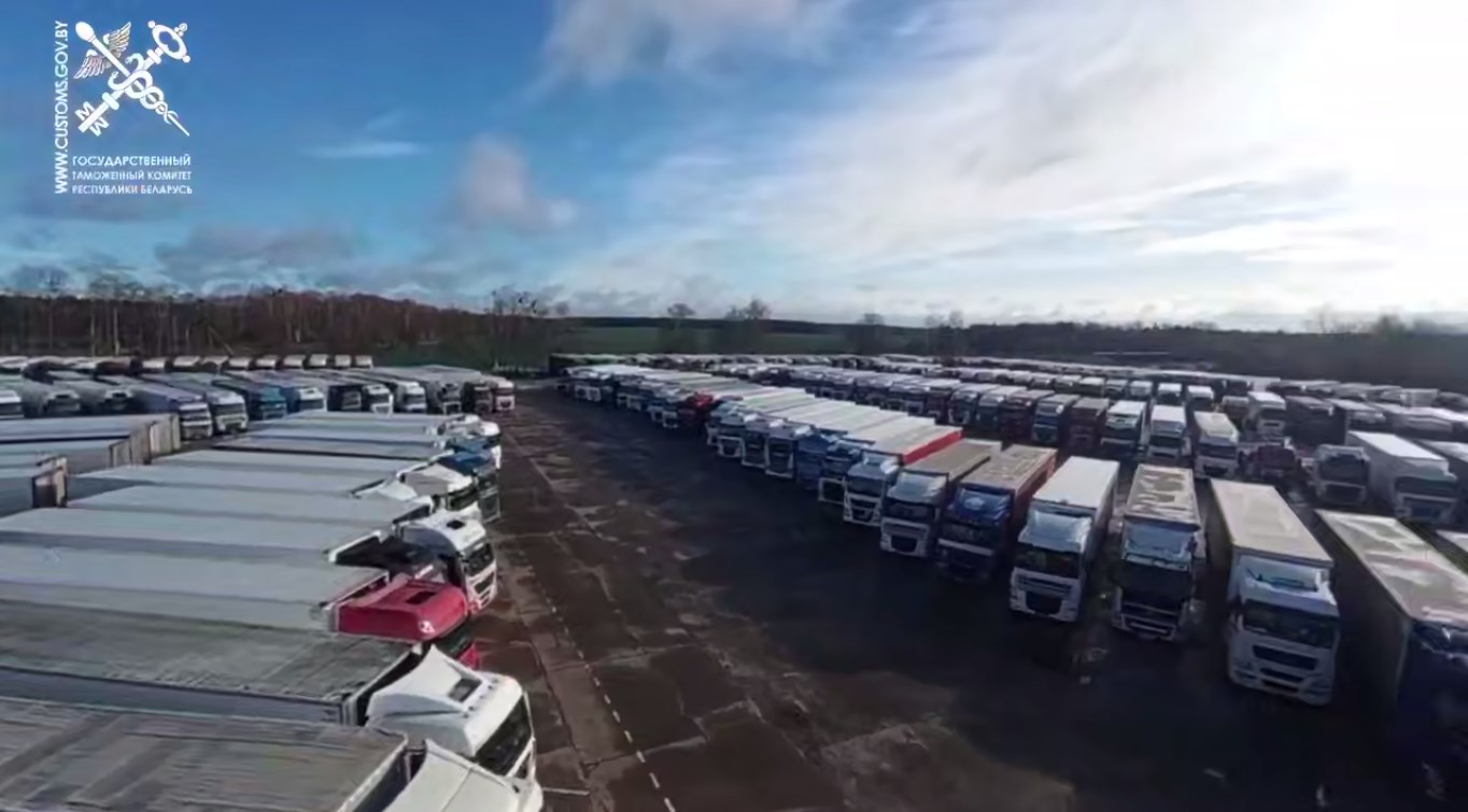 gruzoviki litva rark 02 26 01