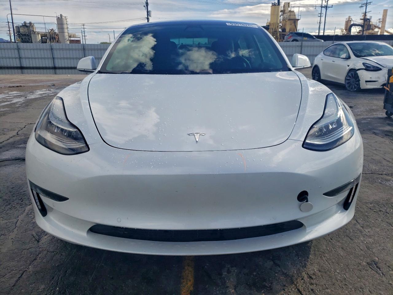Так выглядит Tesla Model 3 из США, которую признали Тотальной потерей