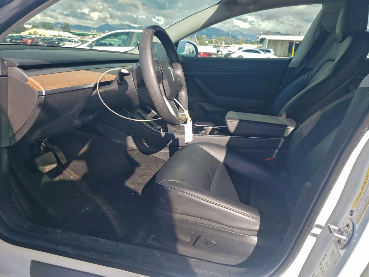 Так выглядит Tesla Model 3 из США, которую признали Тотальной потерей