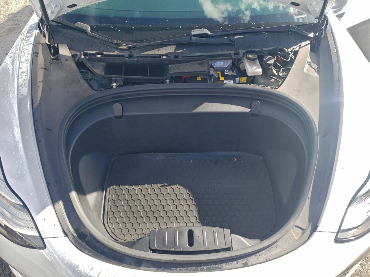 Так выглядит Tesla Model 3 из США, которую признали Тотальной потерей