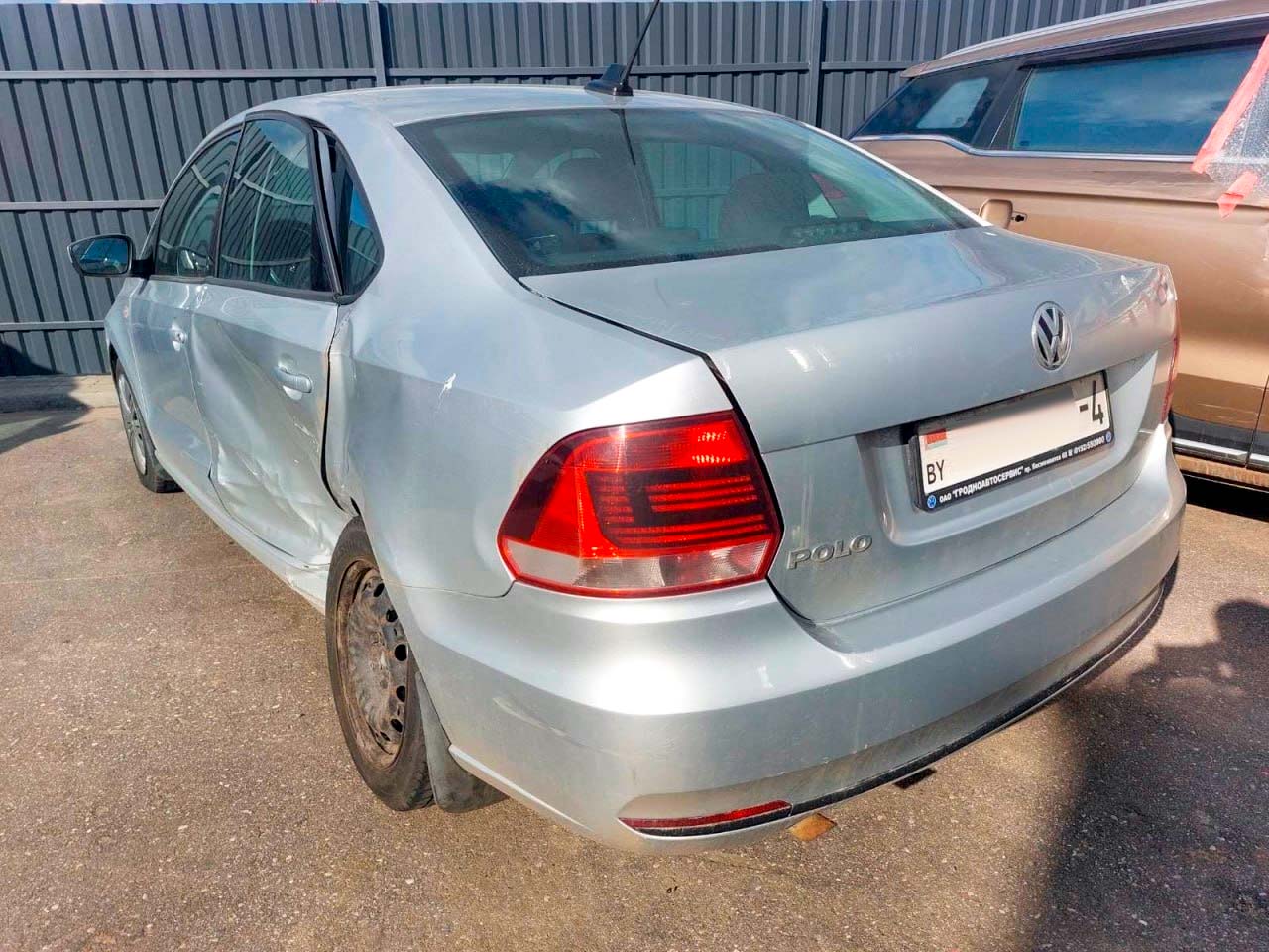 Покраска автомобиля после ДТП в Гродно. Фото до начала работ