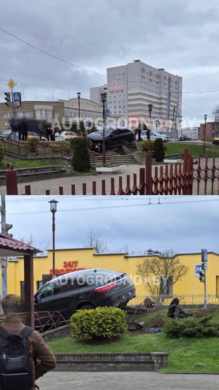 В Гродно Mercedes завис на лестнице по улице Дзержинского. Первые подробности