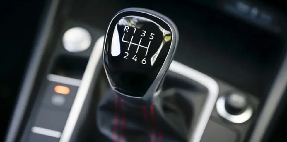 Volkswagen прекращает продажи автомобилей с механической коробкой передач