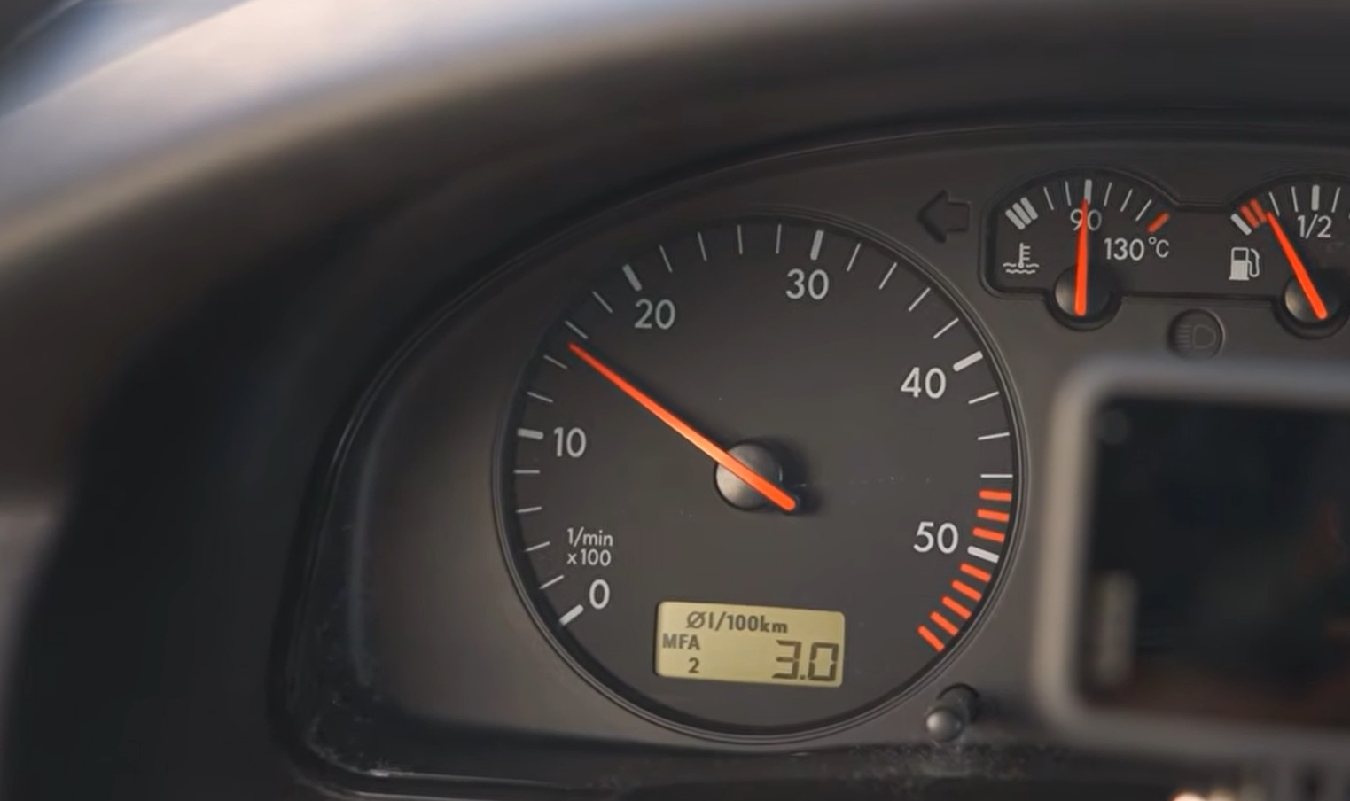 немец едет на дизельном Volkswagen Passat B5 ради рекордно низкого расхода топлива