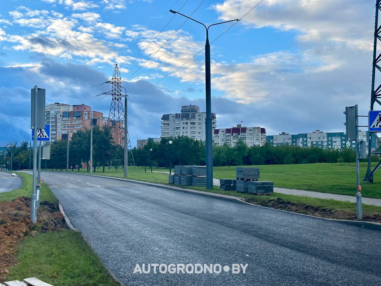 Новый асфальт на кольце по улице Тавлая в Гродно