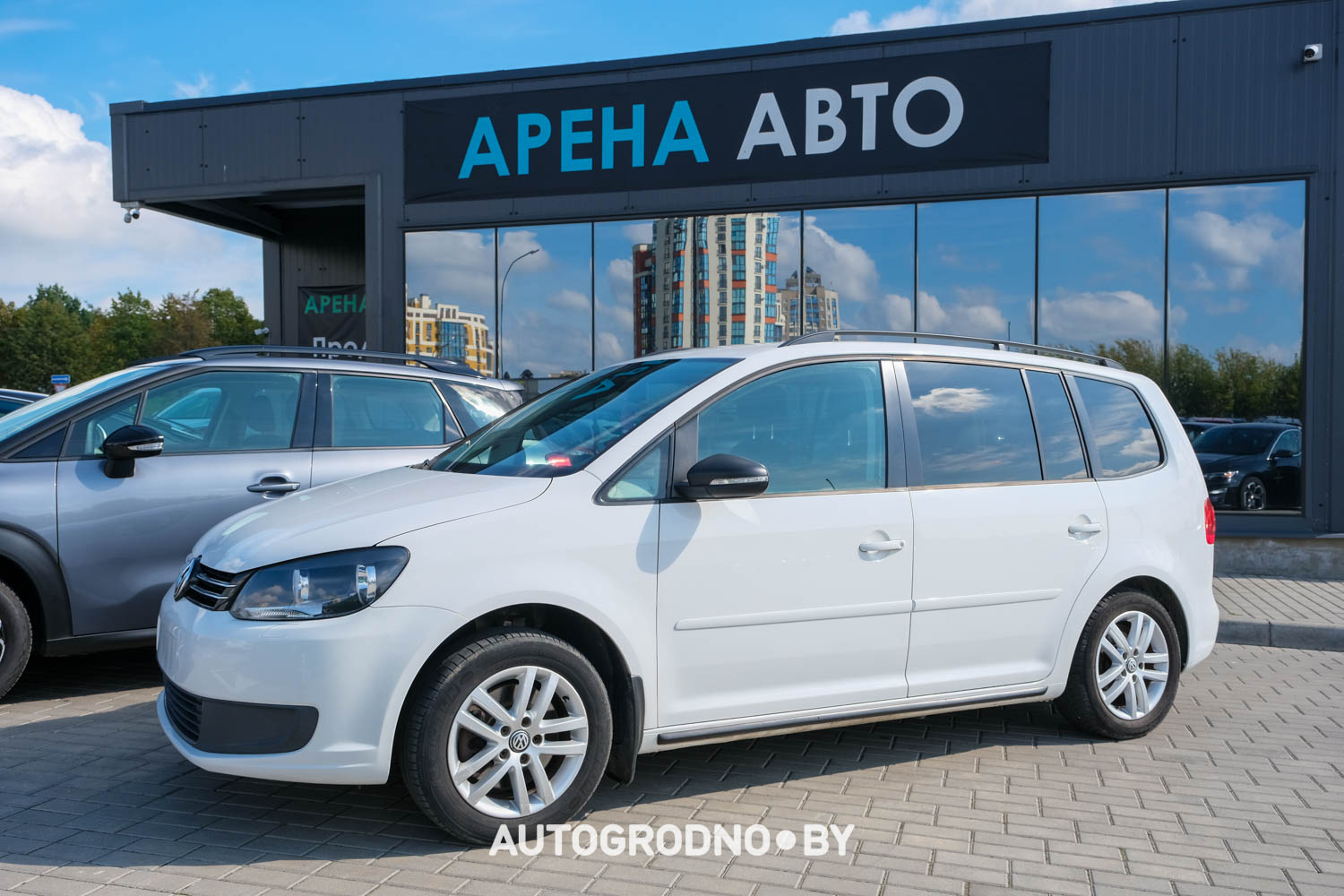 Какие автомобили представлены в автохаусе Авто Арена в Гродно