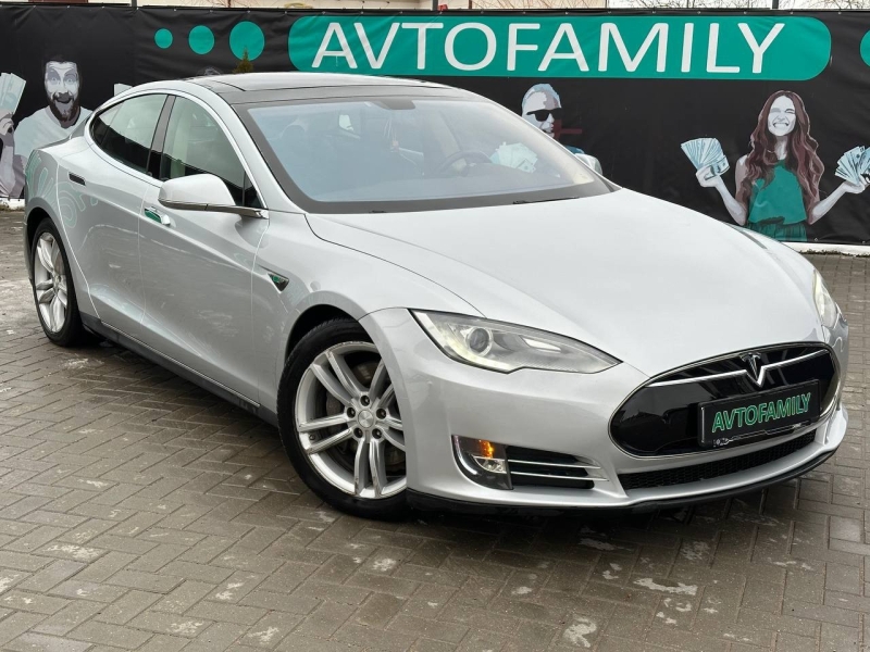 Tesla Model S 2013