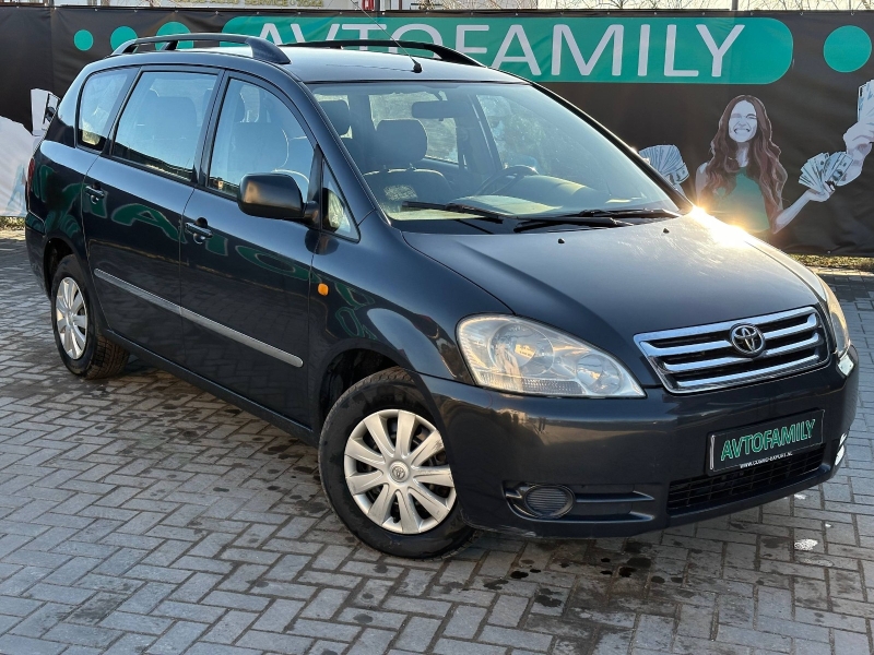 Toyota Avensis Verso 2001