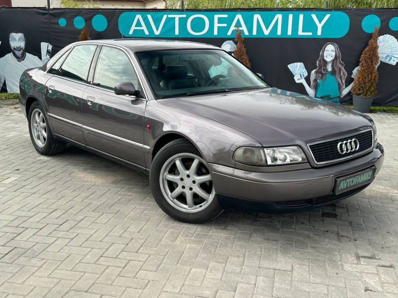 AUDI A8