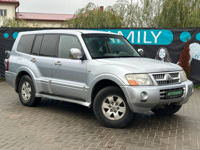 MITSUBISHI PAJERO
