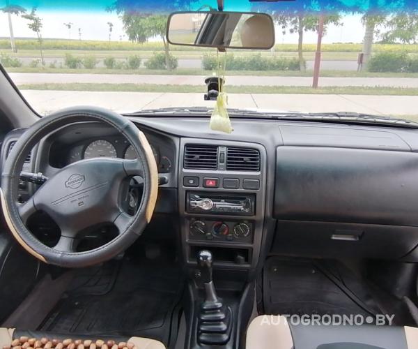 Nissan Almera 1999