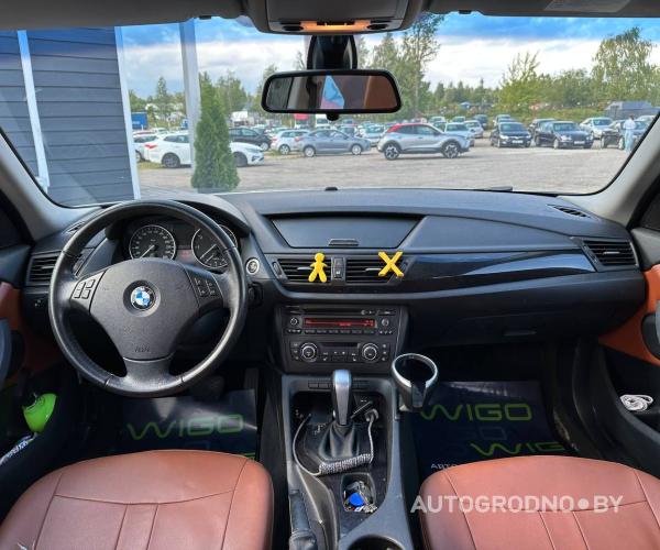 BMW X1 2011