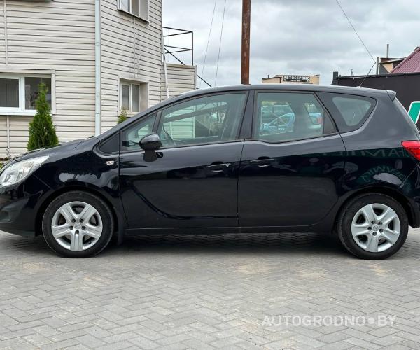 https://autogrodno.by/media/com_expautospro/images/big/_6879031332f55.jpg