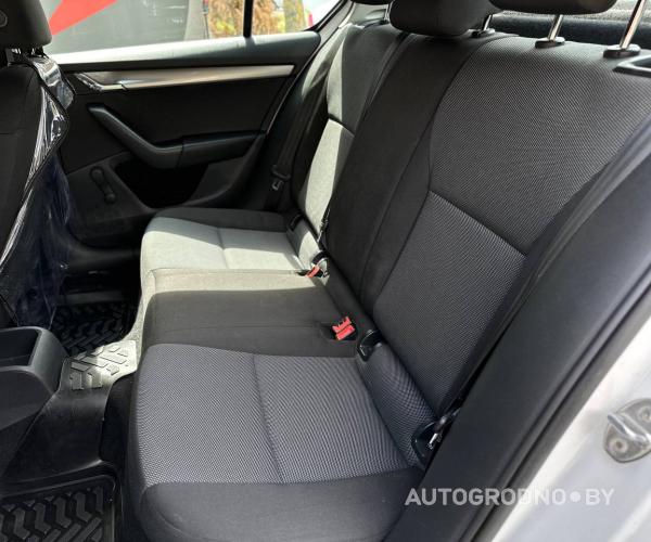 https://autogrodno.by/media/com_expautospro/images/big/_688231dd26f0e.jpg