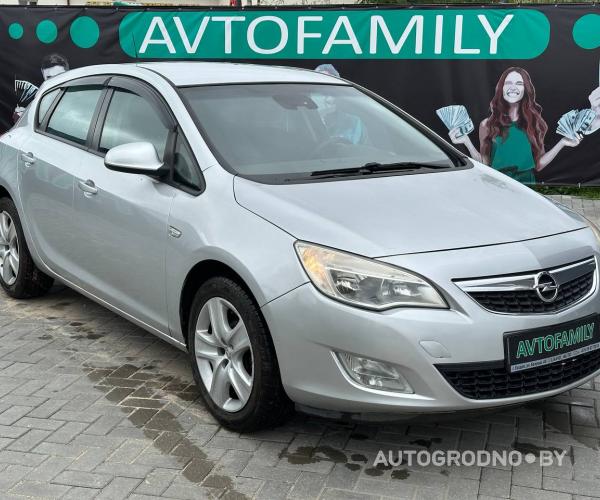 Opel  Astra  2010