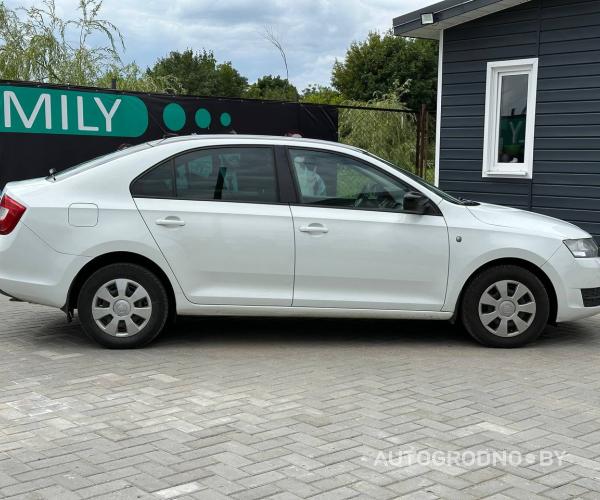 https://autogrodno.by/media/com_expautospro/images/big/_689594647655f.jpg