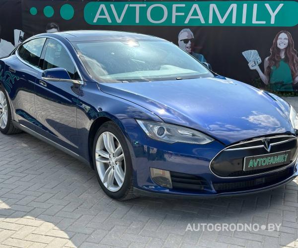 Tesla Model S 2015