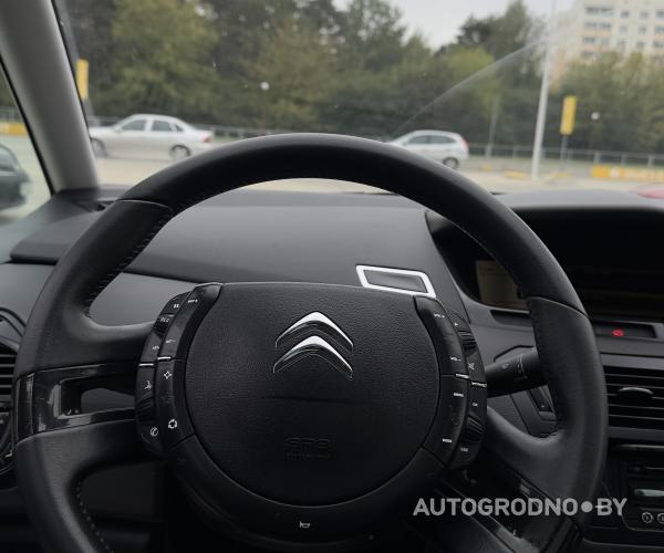 https://autogrodno.by/media/com_expautospro/images/big/_68c7f206562a1.jpg