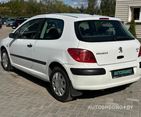 https://autogrodno.by/media/com_expautospro/images/big/_68d659d281616.jpg