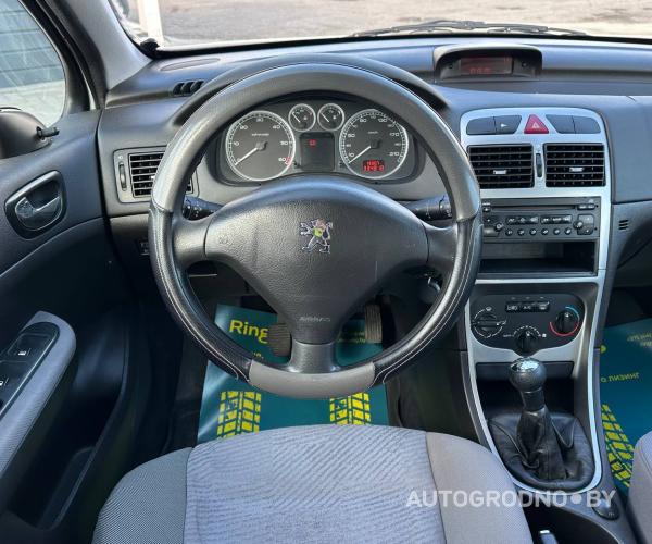 https://autogrodno.by/media/com_expautospro/images/big/_68d659d44d298.jpg