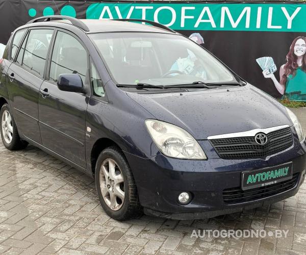 Toyota Corolla Verso  2002