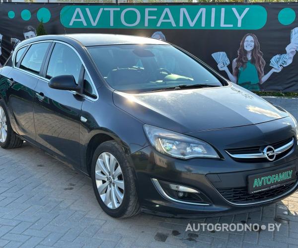 Opel  Astra  2012