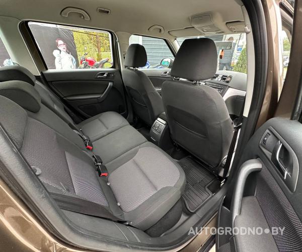 https://autogrodno.by/media/com_expautospro/images/big/_68e88fa5d3dc7.jpg