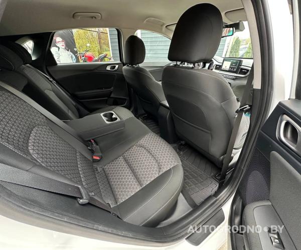 https://autogrodno.by/media/com_expautospro/images/big/_68fa058fd6f7e.jpg