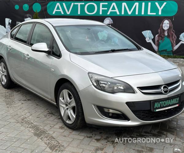 Opel  Astra  2013