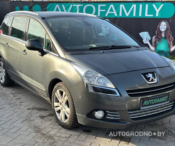 Peugeot 5008  2011