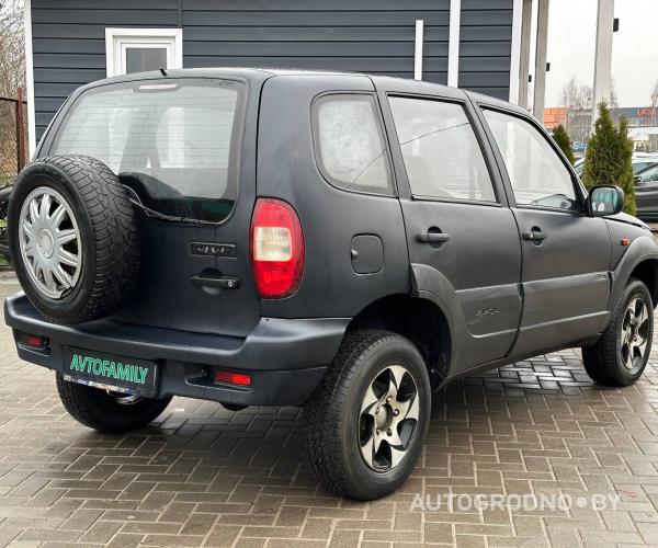 Chevrolet Niva  2004